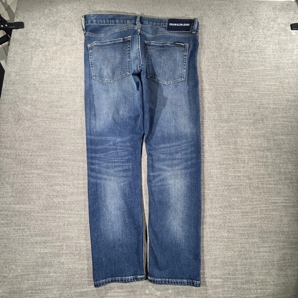 Calvin Klein Jeans Straight Leg Mens 37x30 Blue Excellent Medium Wash Denim